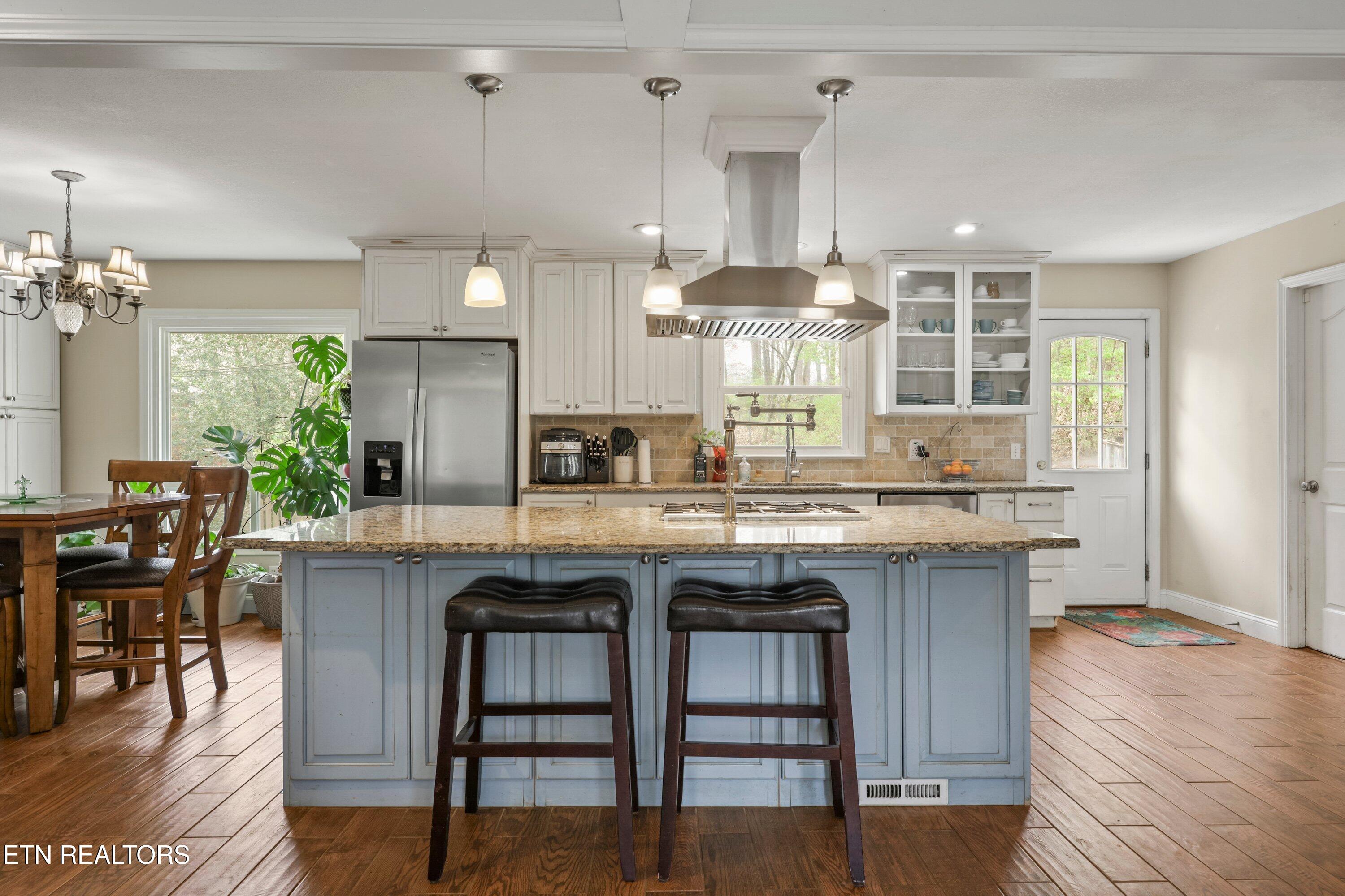 100 Moss Road Oak Ridge, TN 37830 - Photo 11 of 42 Kitchen/Dining area