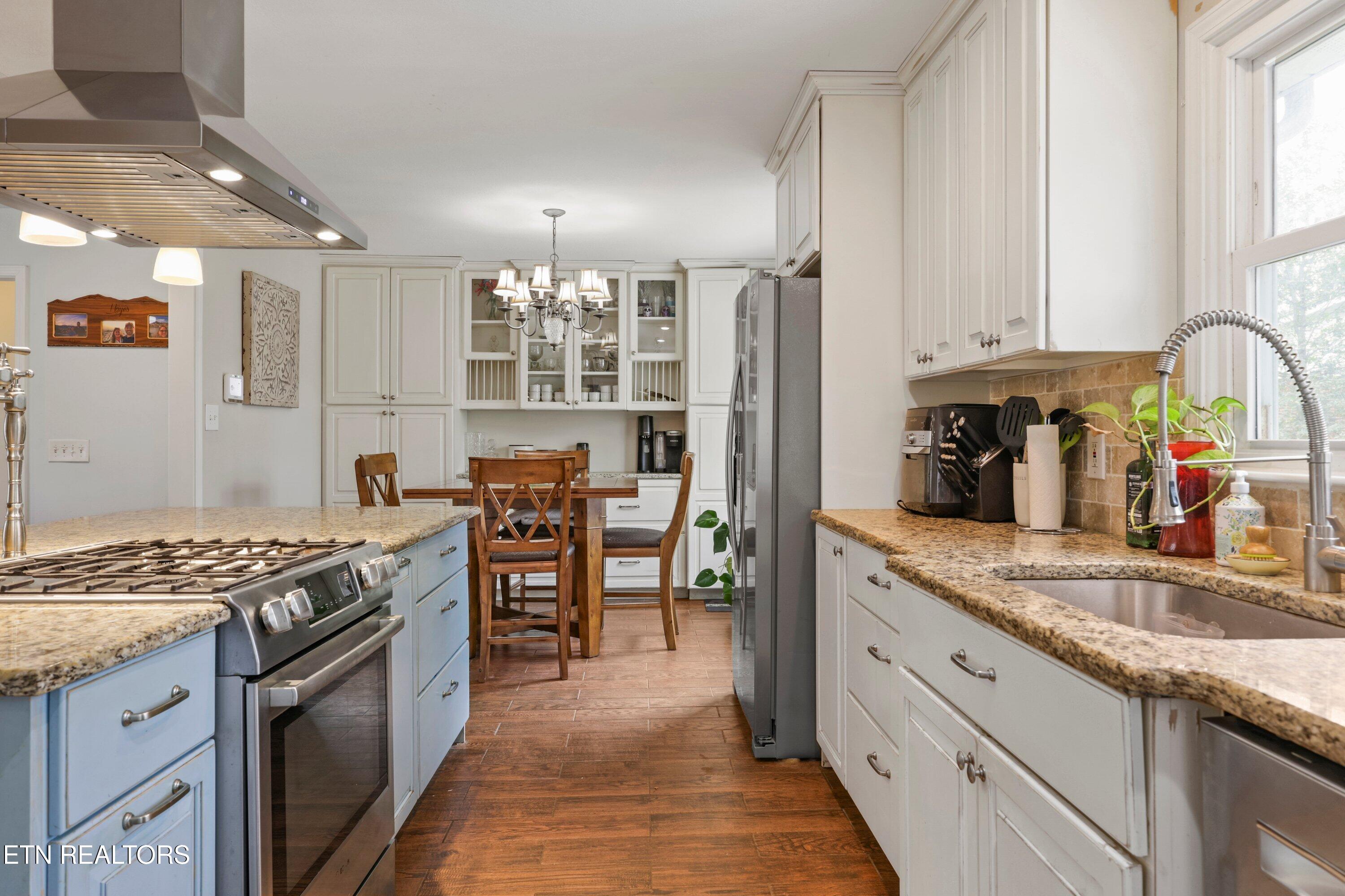 100 Moss Road Oak Ridge, TN 37830 - Photo 12 of 42 Chef's kitchen