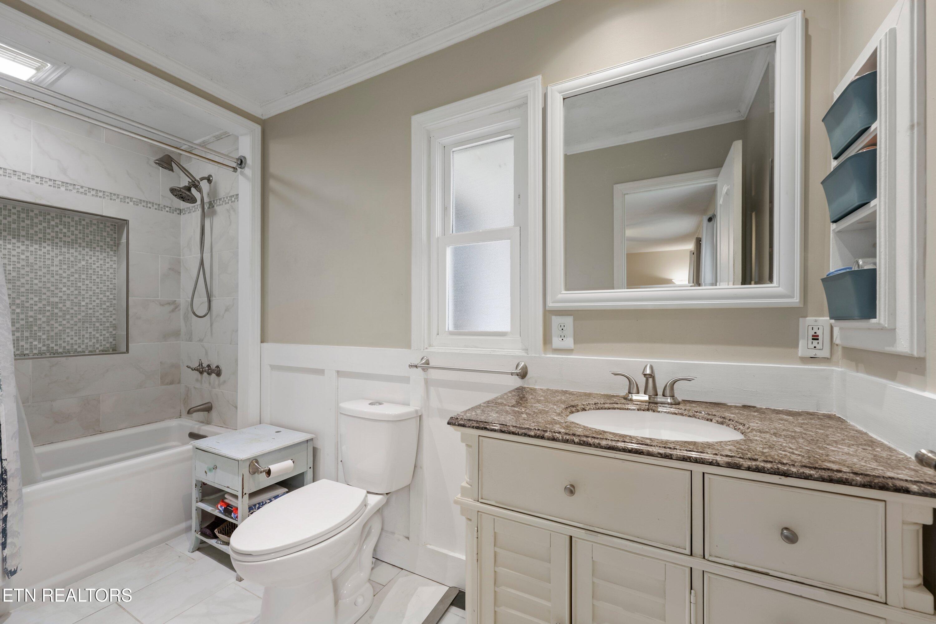 100 Moss Road Oak Ridge, TN 37830 - Photo 18 of 42 Primary Bathroom