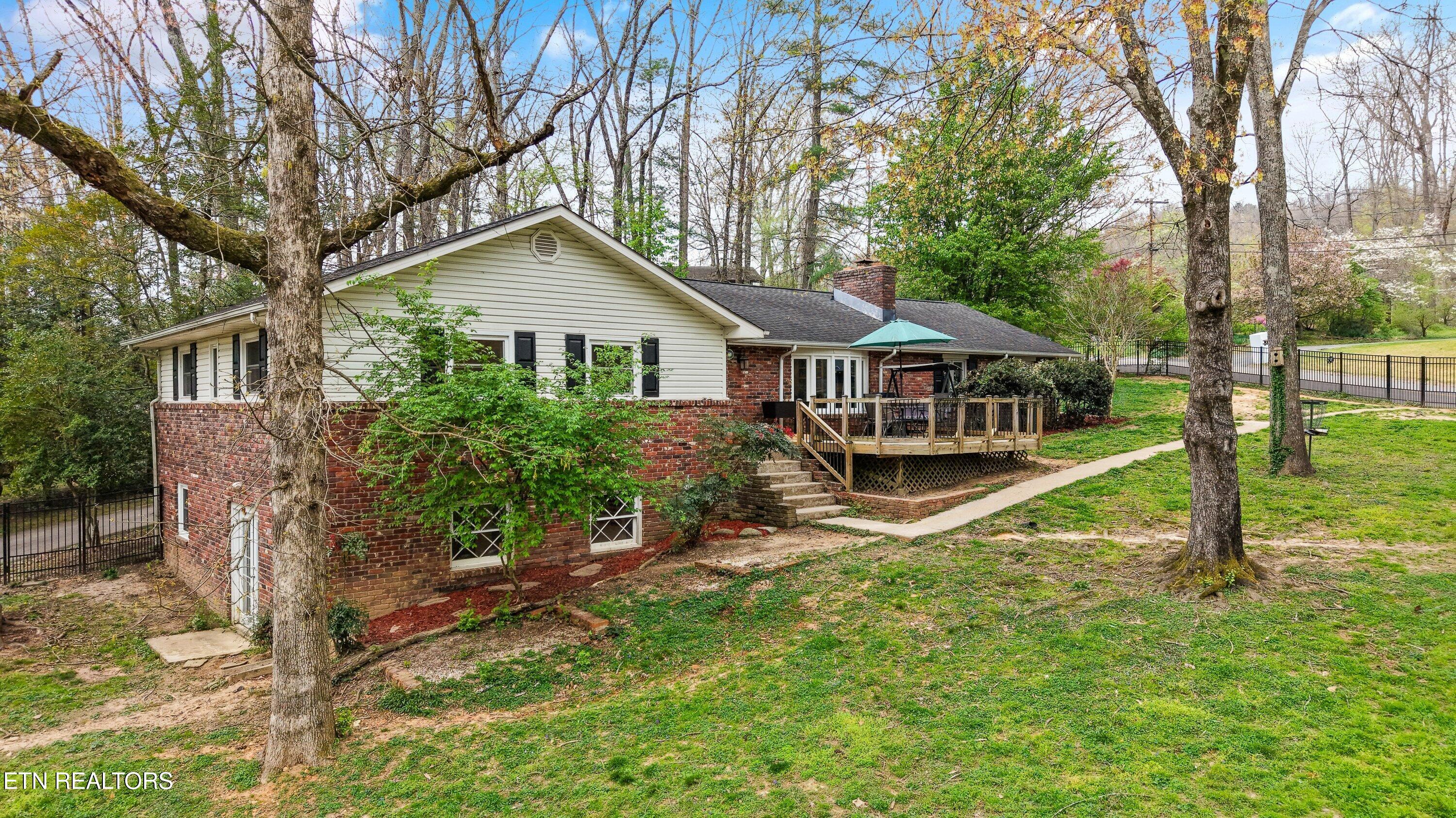 100 Moss Road Oak Ridge, TN 37830 - Photo 6 of 42 100 Moss Rd