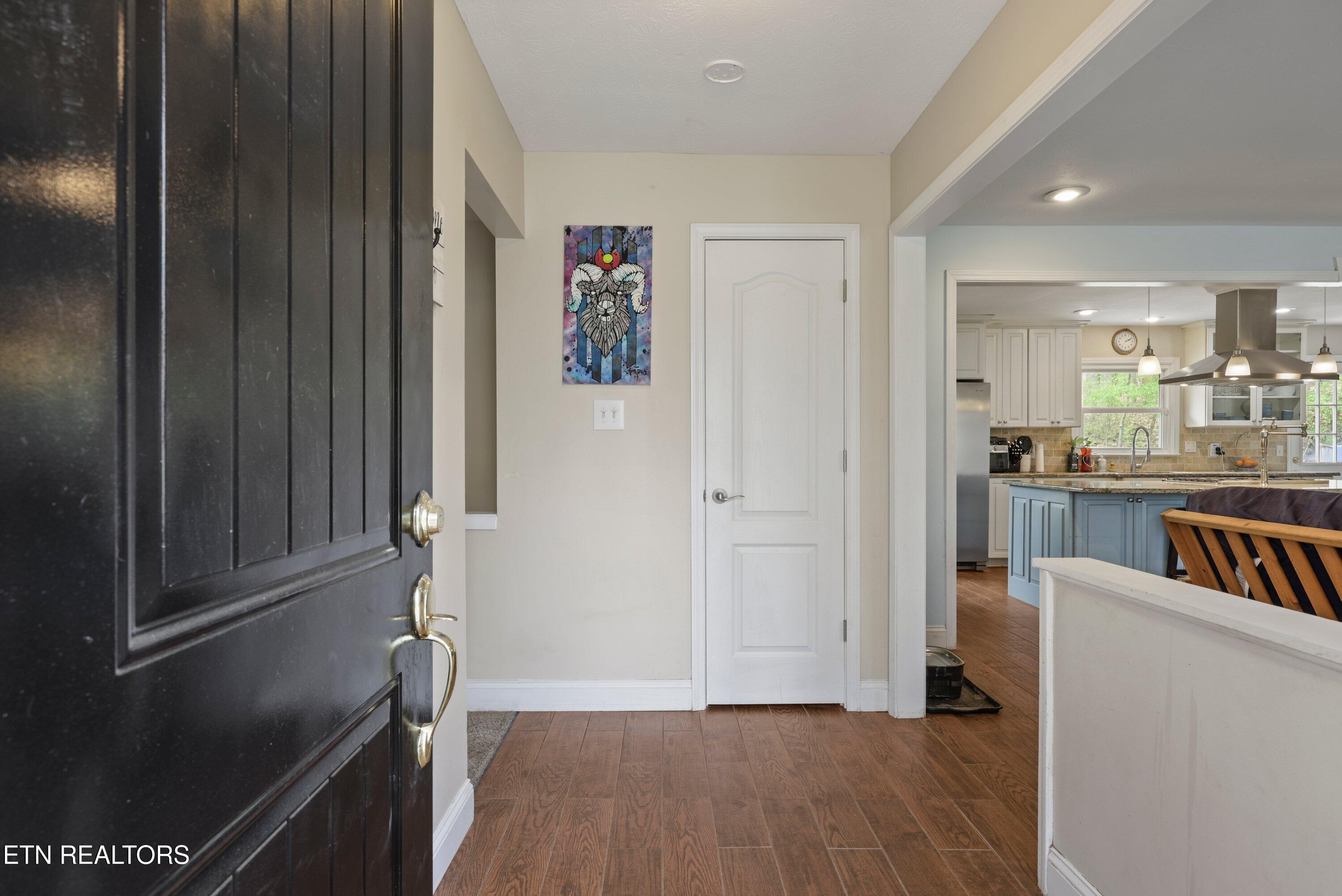 100 Moss Road Oak Ridge, TN 37830 - Photo 10 of 42 Entrance