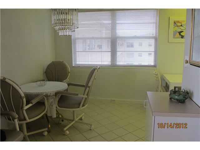 32 Preston A, Unit 32 Boca Raton, FL 33434 - Photo 3 of 11 Dining Room