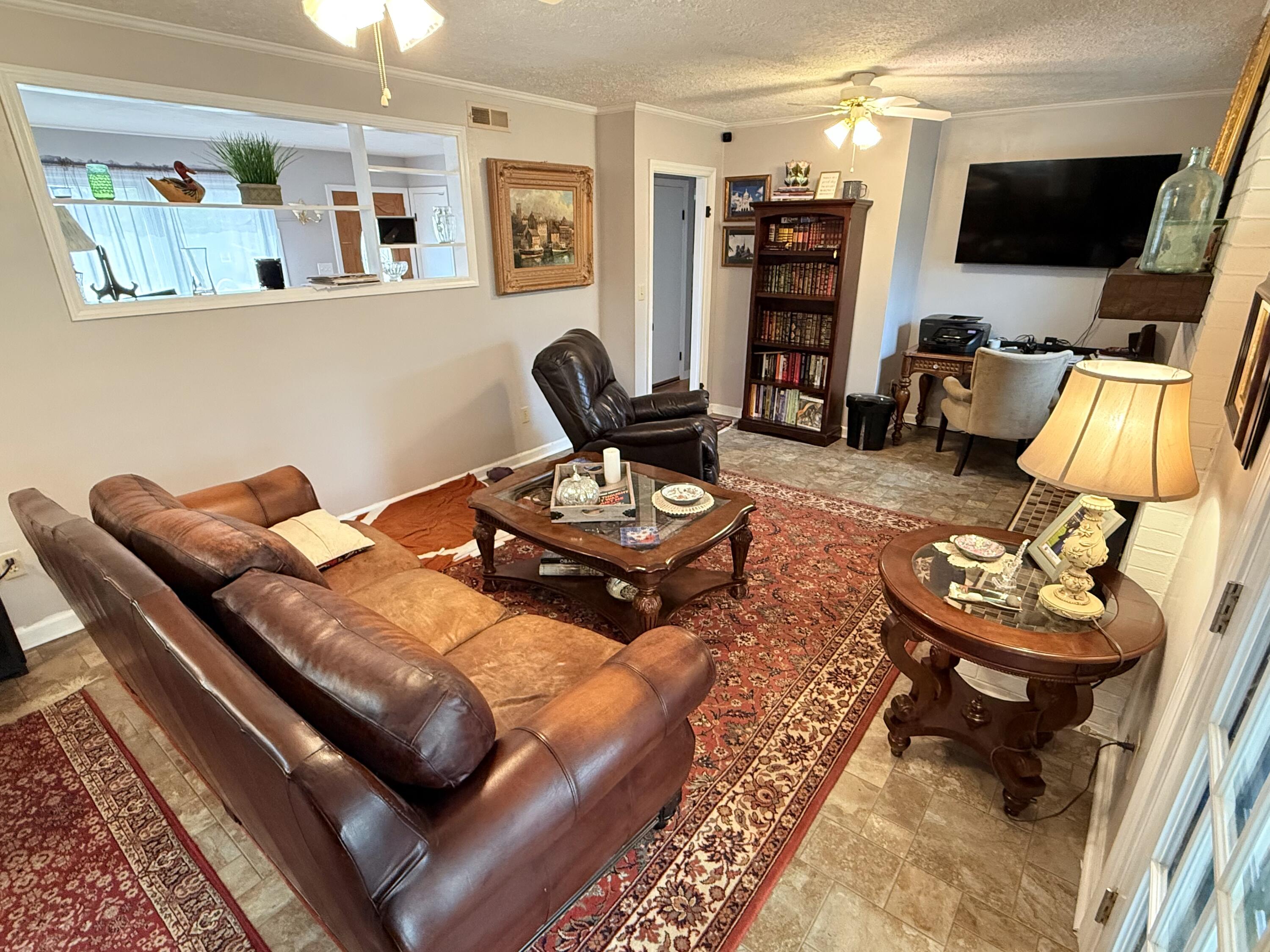 136 Sherwood Drive Blue Ridge, VA 24064 - Photo 12 of 20 Den 2