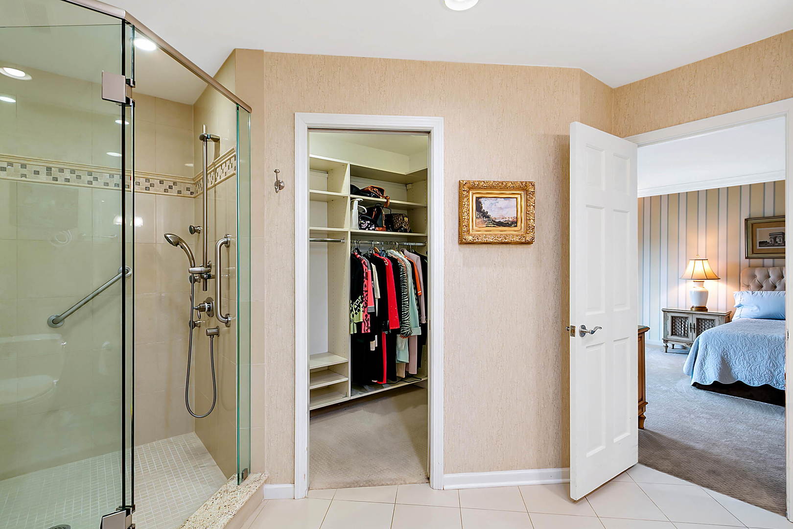 2552 Indian Ridge Court Glenview, IL 60026 - Photo 26 of 45 a en suite bathroom with a shower