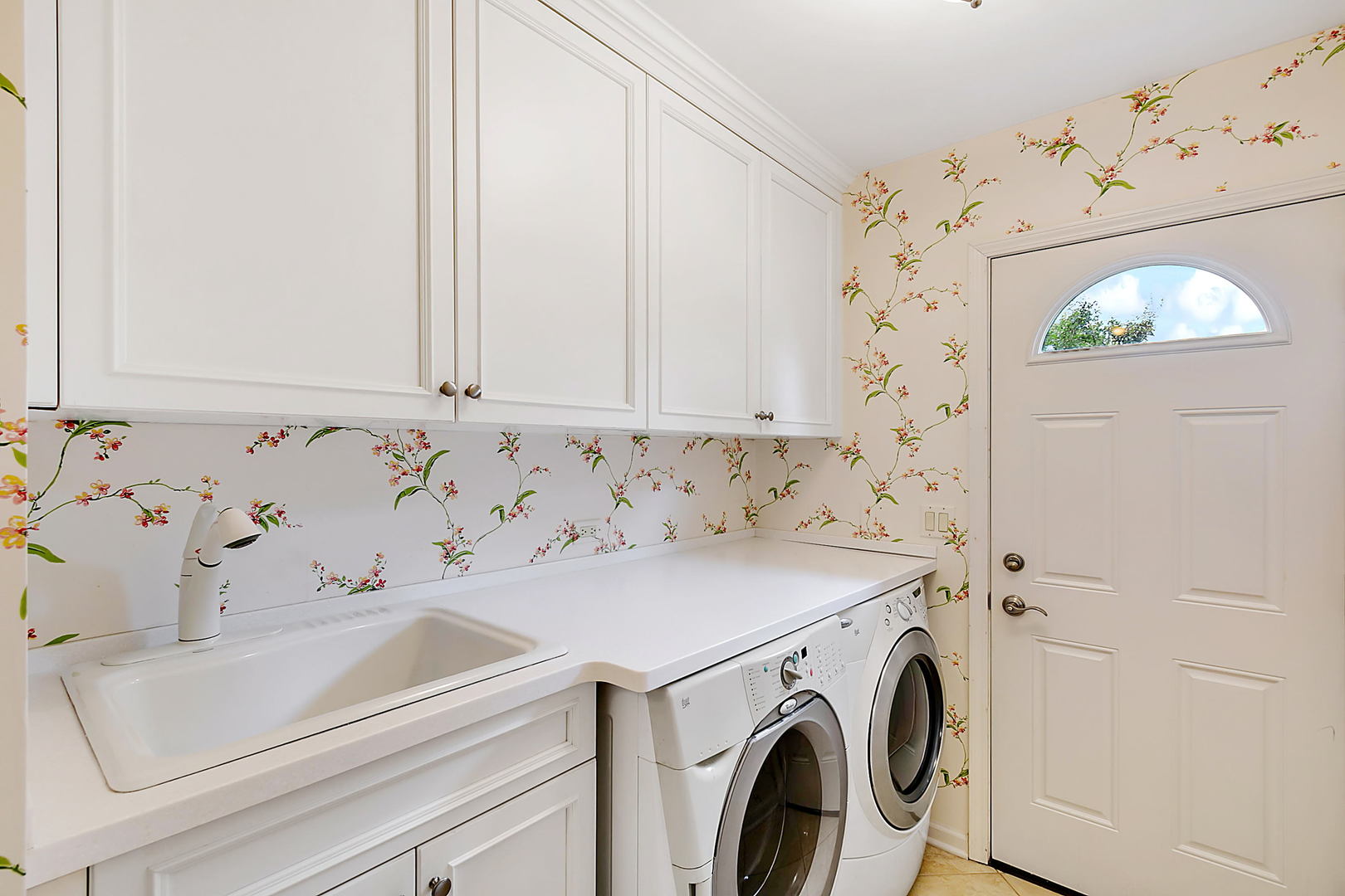2552 Indian Ridge Court Glenview, IL 60026 - Photo 29 of 45 a utility room with dryer and washer