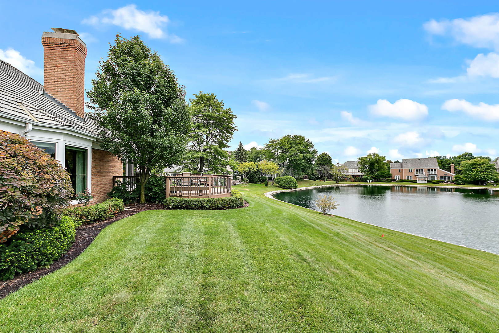 2552 Indian Ridge Court Glenview, IL 60026 - Photo 37 of 45 a view of a lake with houses