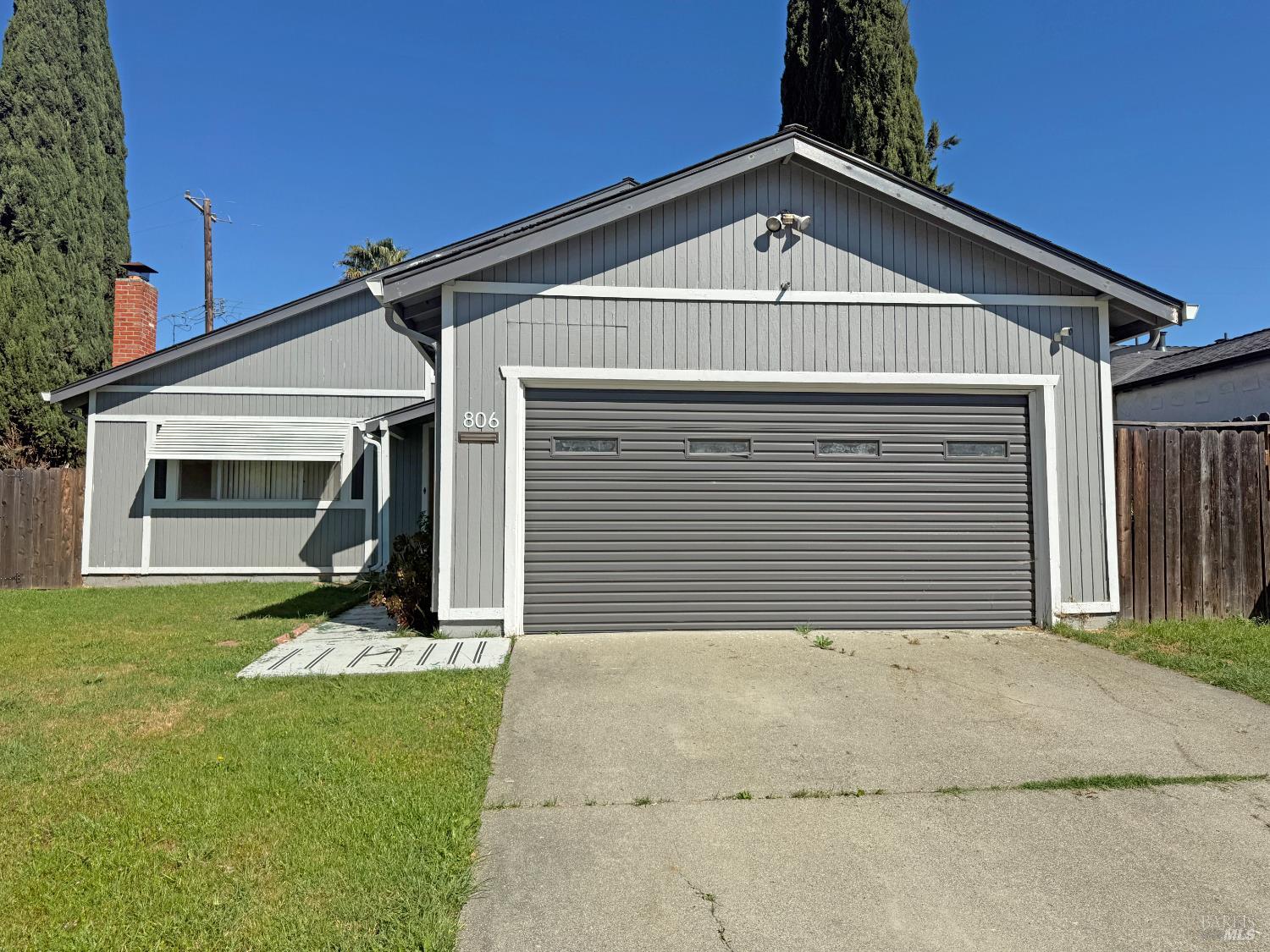 806 Finch Way Fairfield, CA 94533 - Photo 1 of 14 a front view of a house with a yard