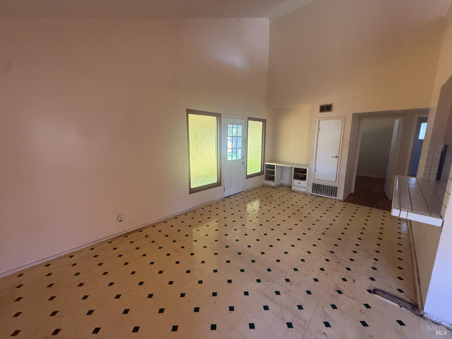 806 Finch Way Fairfield, CA 94533 - Photo 4 of 14 a bedroom with a bed and a cabinets