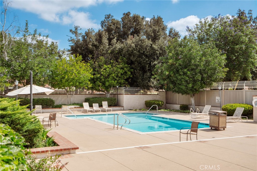 1934 Suntree Lane, Unit B Simi Valley, CA 93063 - Photo 33 of 35