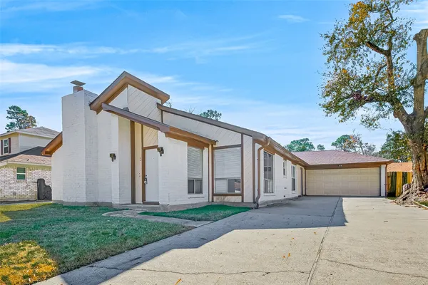 front view of house with a yard