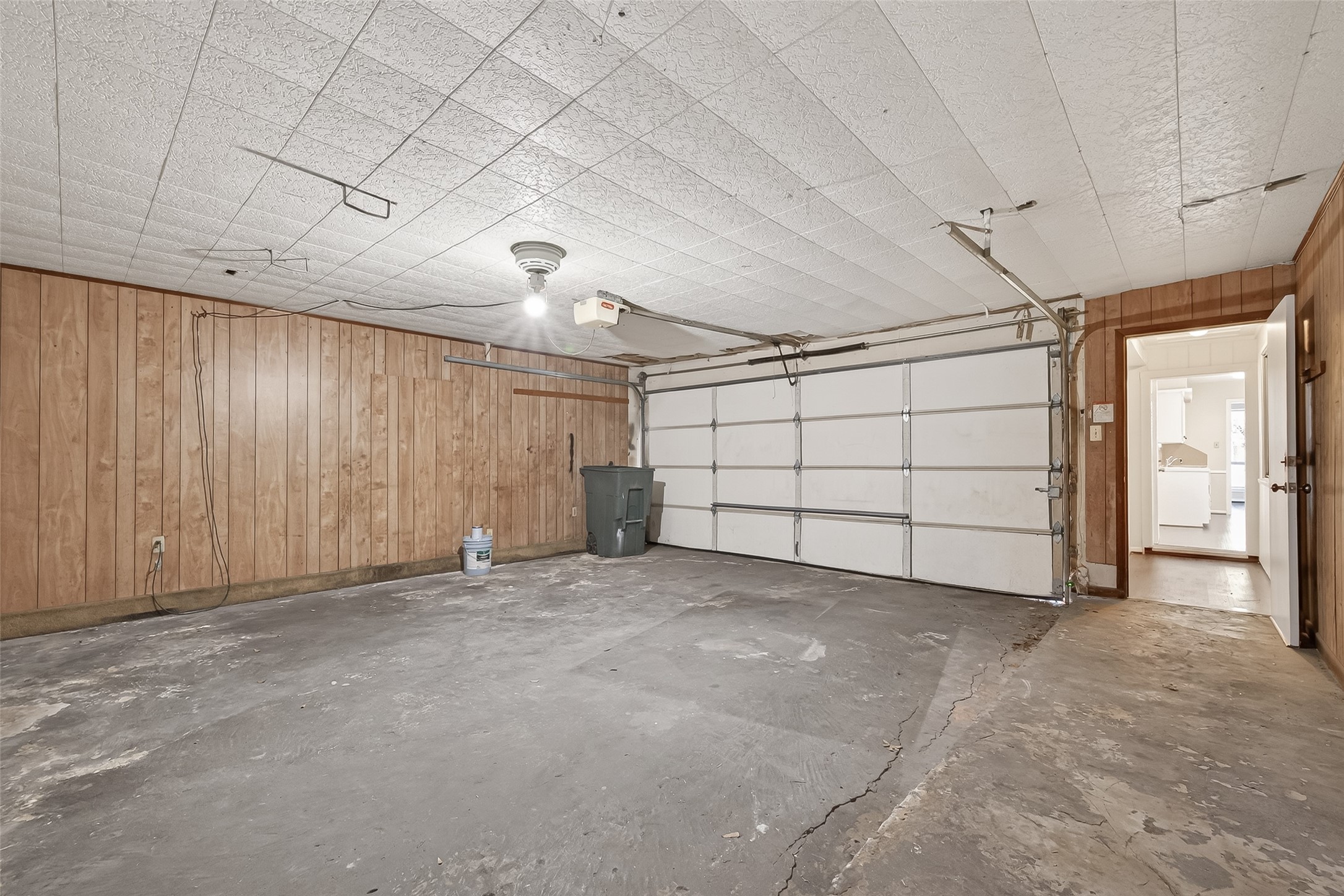 2406 Deasa Drive Spring, TX 77373 - Photo 31 of 33 Garage