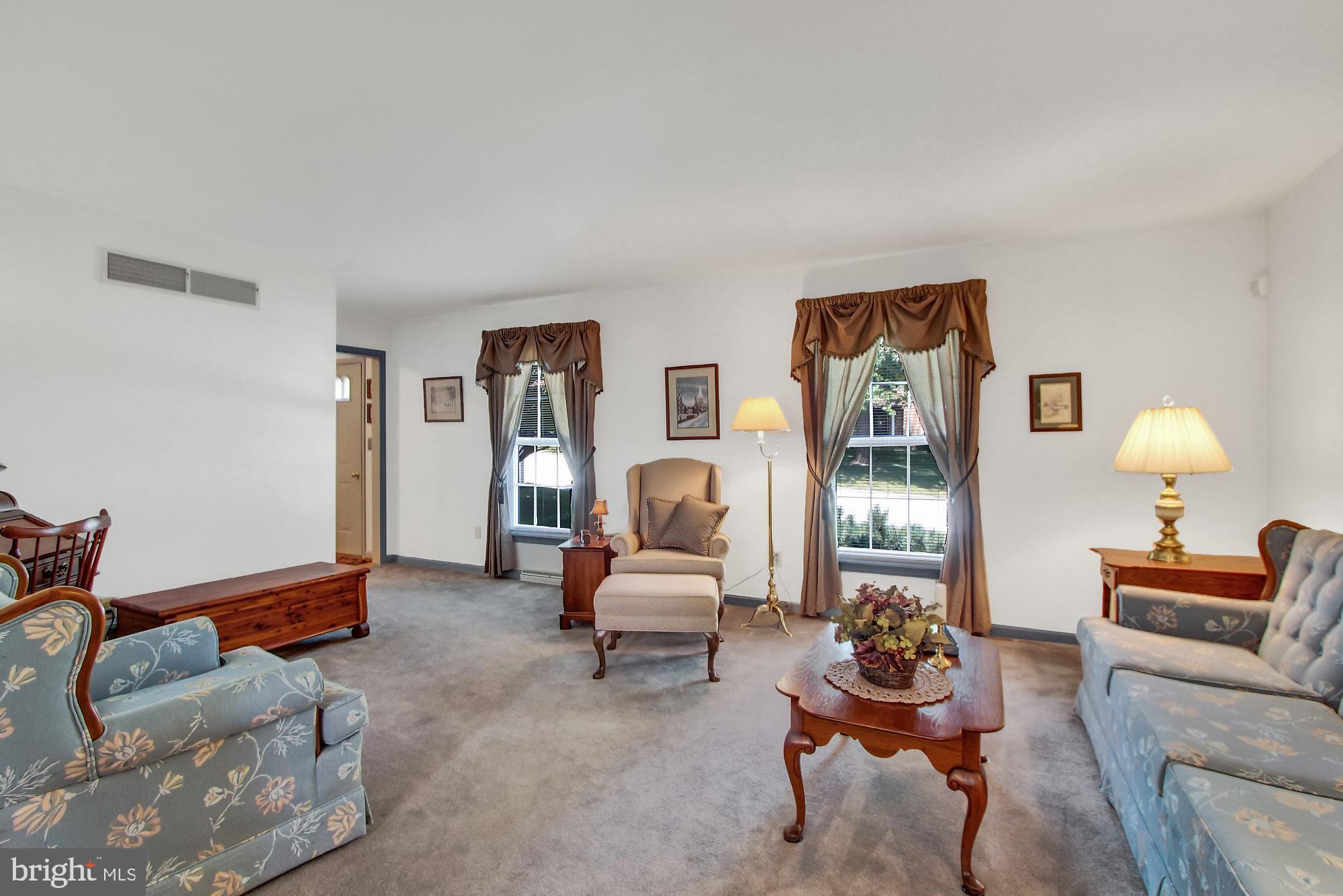 28 Stone Ridge Drive New Freedom, PA 17349 - Photo 2 of 26 Large Living Room