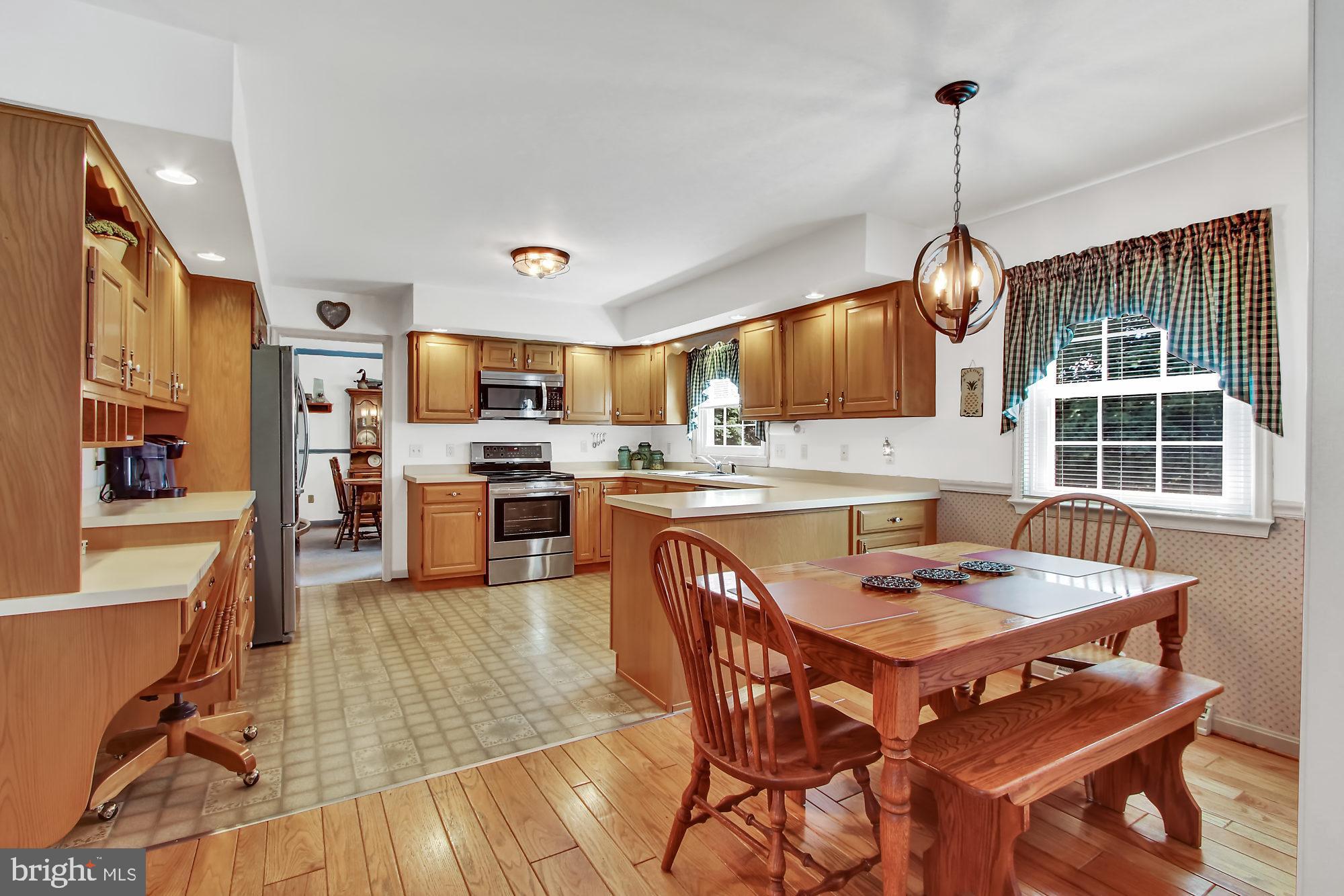 28 Stone Ridge Drive New Freedom, PA 17349 - Photo 8 of 26 Kitchen with Breakfast area