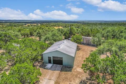 $1,997,000 | 900 Longhorn Trail, Wimberley, TX 78676