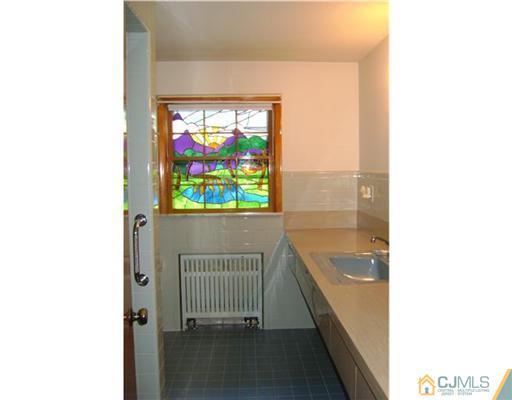 106 Dunhams Corner Road East Brunswick, NJ 08816 - Photo 8 of 16 Gallery Image 8