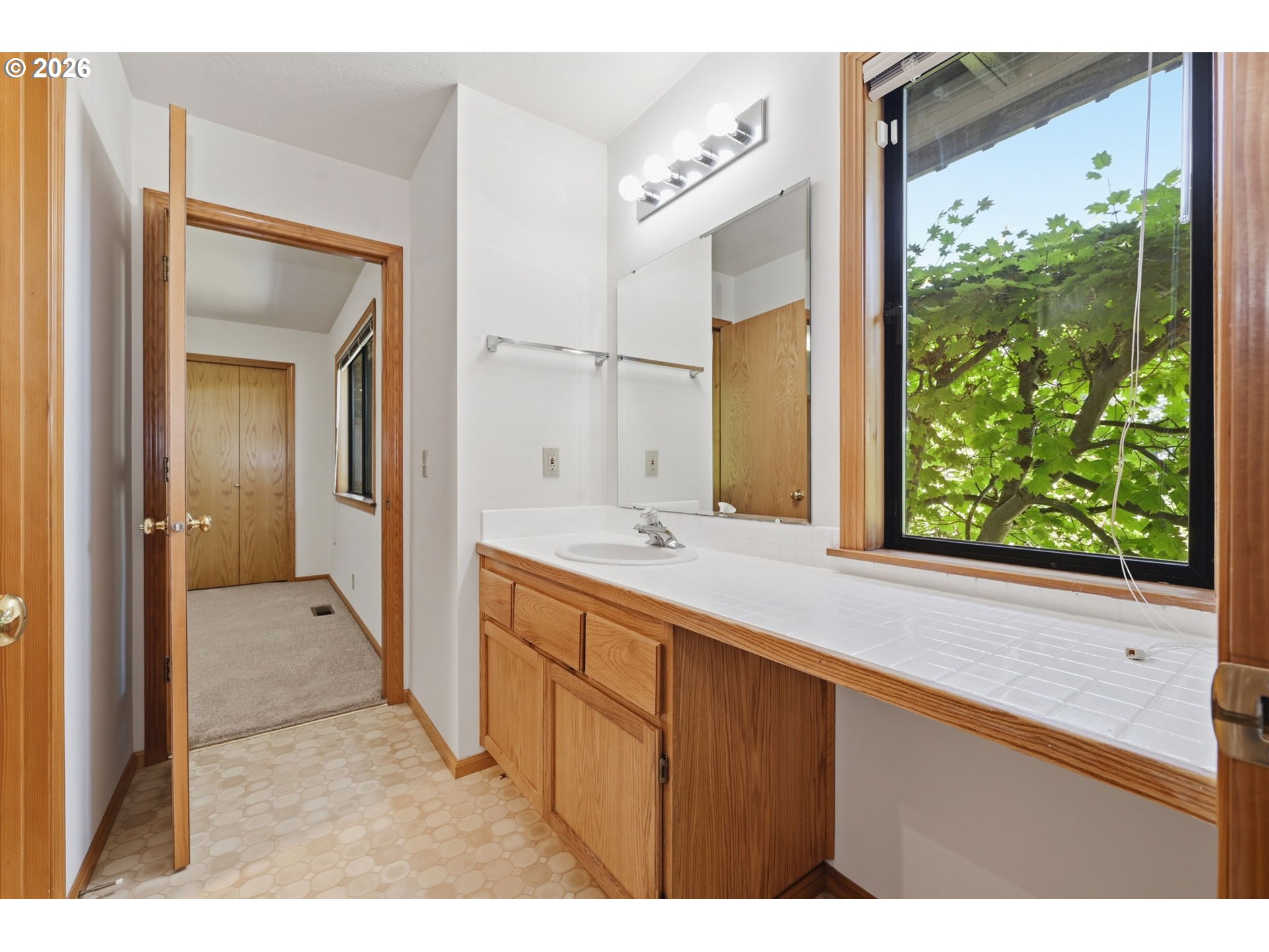 3066 Solomon Loop Eugene, OR 97405 - Photo 31 of 48 Attached Bathroom #3