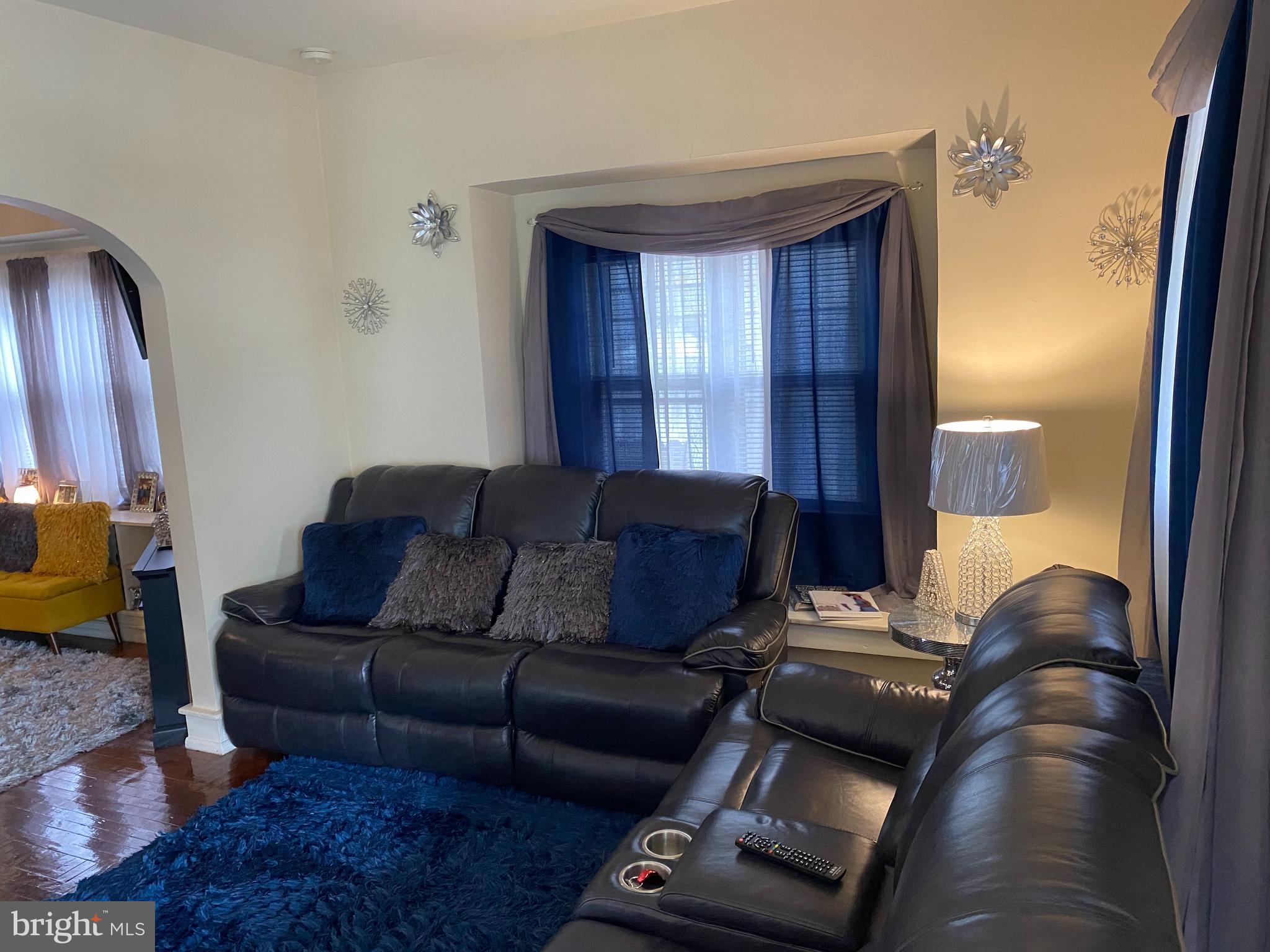 24 West Avon Road Brookhaven, PA 19015 - Photo 5 of 33 Living Room