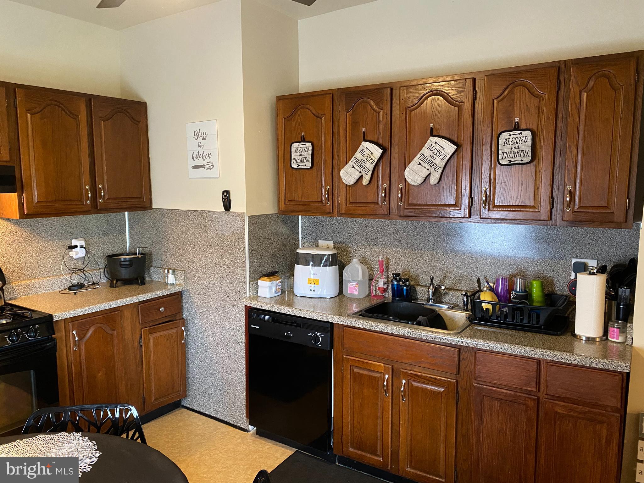 24 West Avon Road Brookhaven, PA 19015 - Photo 10 of 33 Kitchen