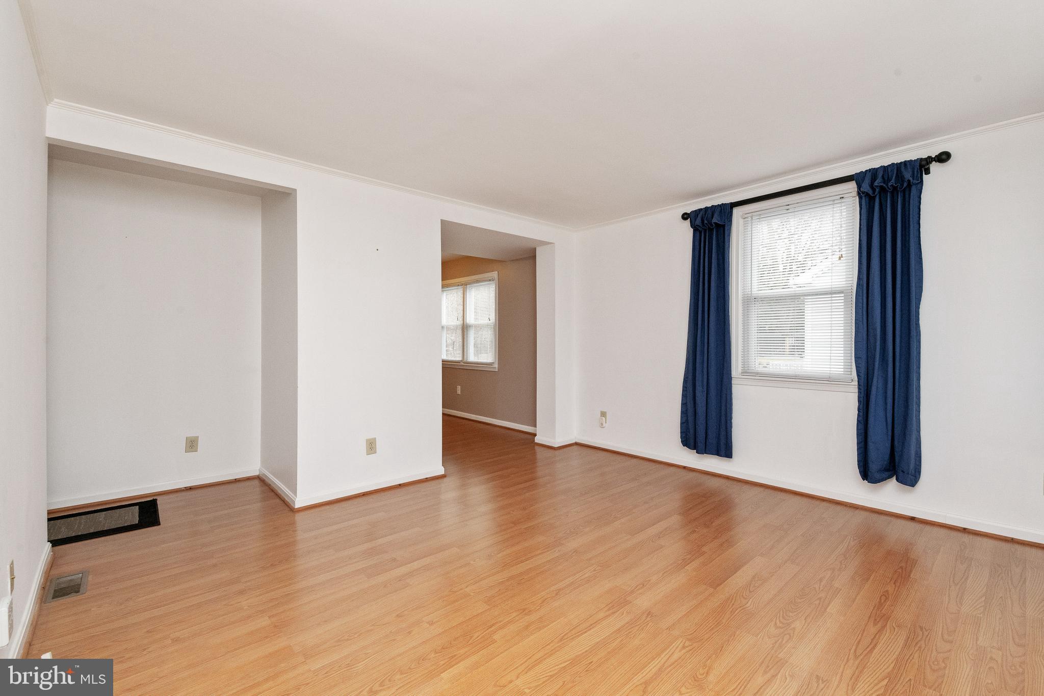 324 Wye Road Baltimore, MD 21221 - Photo 5 of 47 Living Room