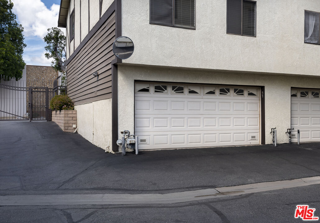 19355 Sherman Way, Unit 37 Reseda, CA 91335 - Photo 11 of 12