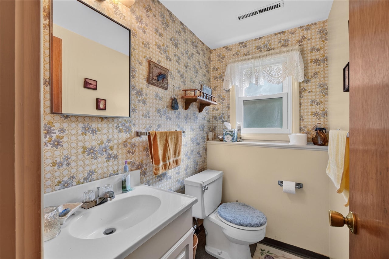611 Charleston Road Lansing, MI 48917 - Photo 31 of 49 Gallery Image 31