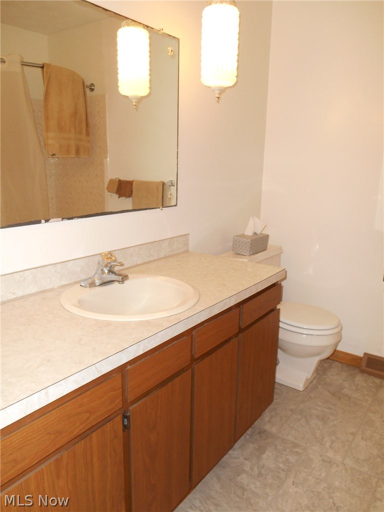 2357 Coon Road Akron, OH 44321 - Photo 13 of 25