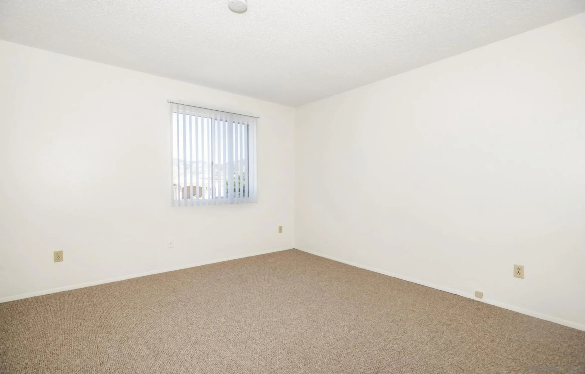 426 Sacramento Avenue Spring Valley, CA 91977 - Photo 15 of 21