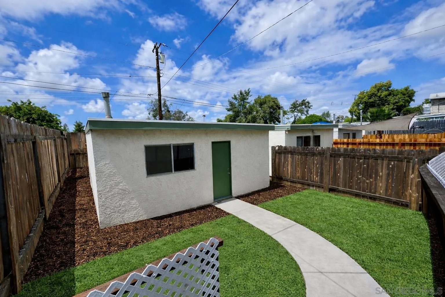 426 Sacramento Avenue Spring Valley, CA 91977 - Photo 5 of 21 Digitally Altered. Original Image (https://zimg.paragon.ice.com/ParagonImages/Property/PA/SDMLS/-521260/7/533/400/03a2bf208c7165d5cedab7bbe7fff7db/3/cb36a94fb6ba4ed50aa6dee2b757f973/-521260-44b68e0e-0886-46fb-85f3-109f83513bdf.JPG)
