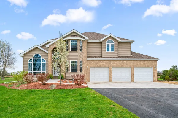 $650,000 | 1758 North 44th Road, Leland, IL 60531