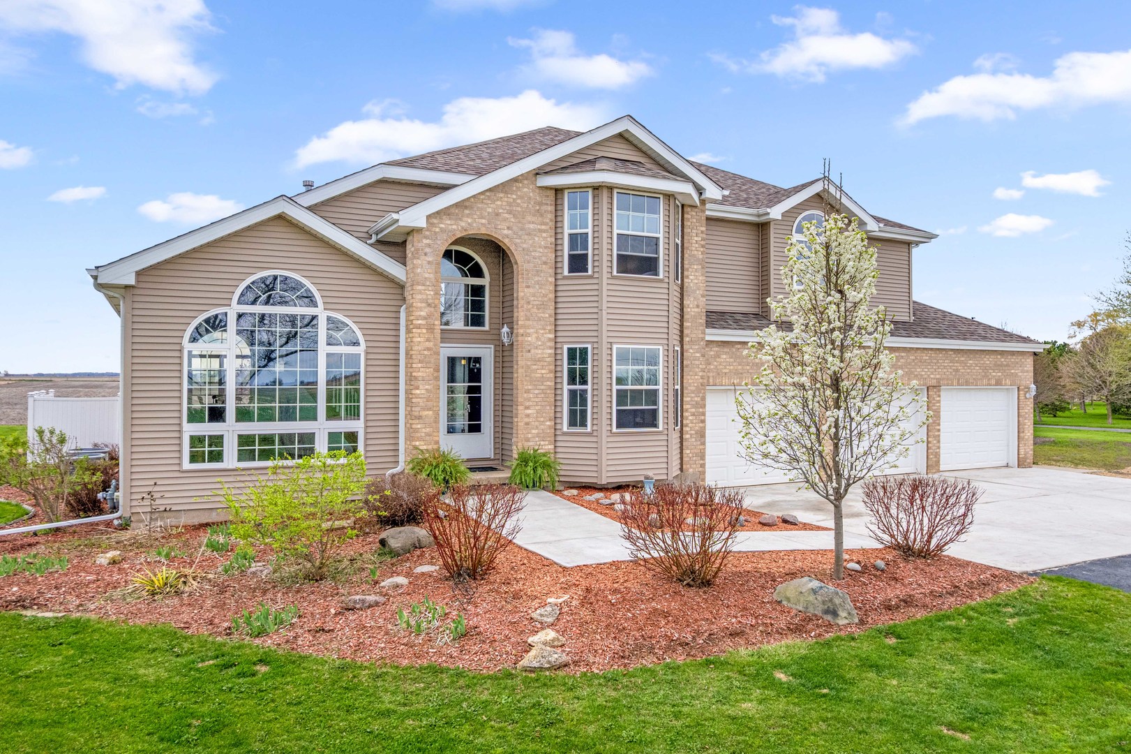 1758 North 44th Road Leland, IL 60531 - Photo 2 of 43