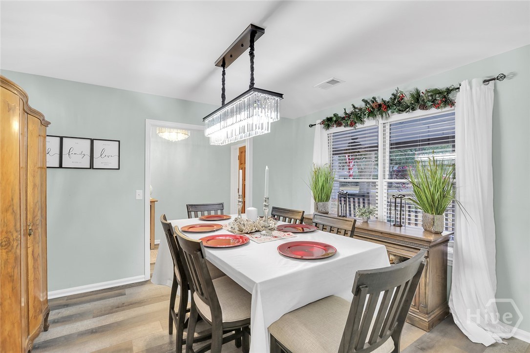 206 Hillary Road Savannah, GA 31410 - Photo 7 of 42 Gallery Image 7