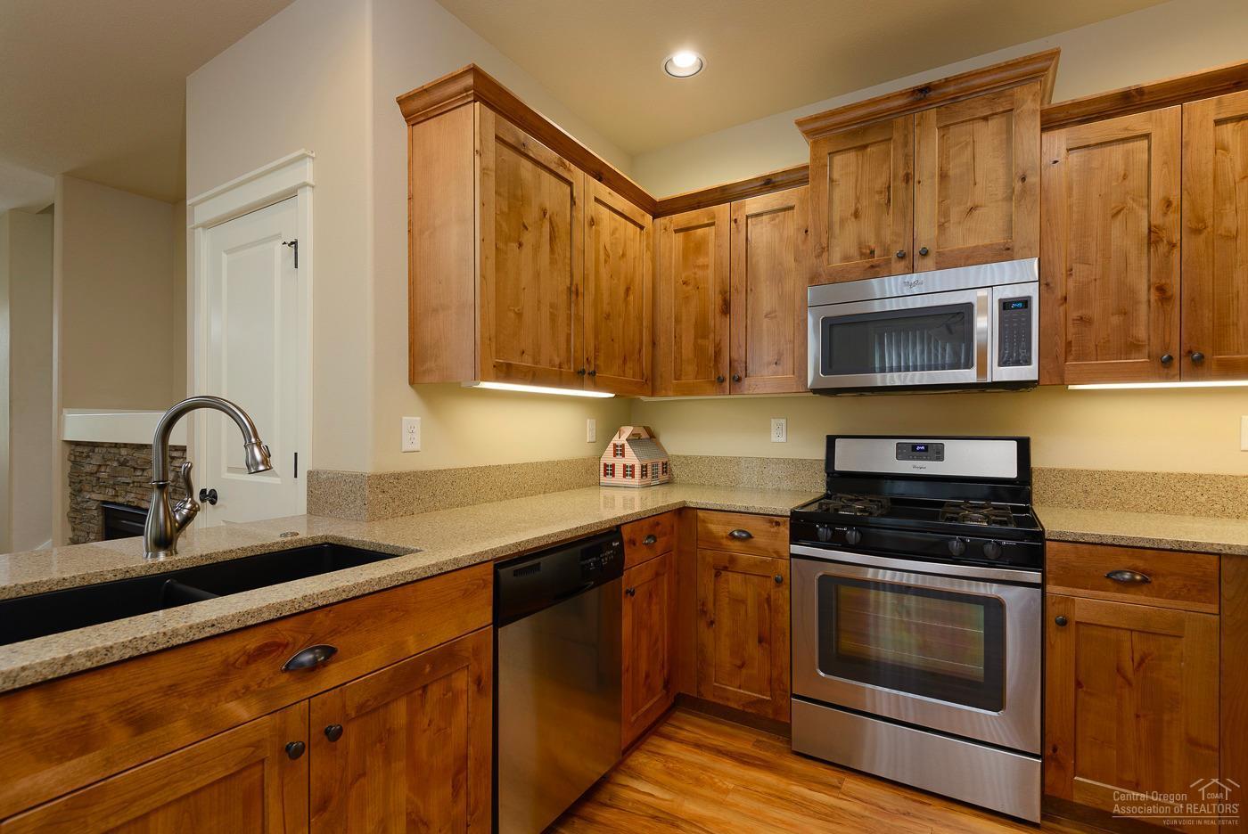 20779 Smoke Stack Lane Bend, OR 97701 - Photo 4 of 20 Additional Photo
