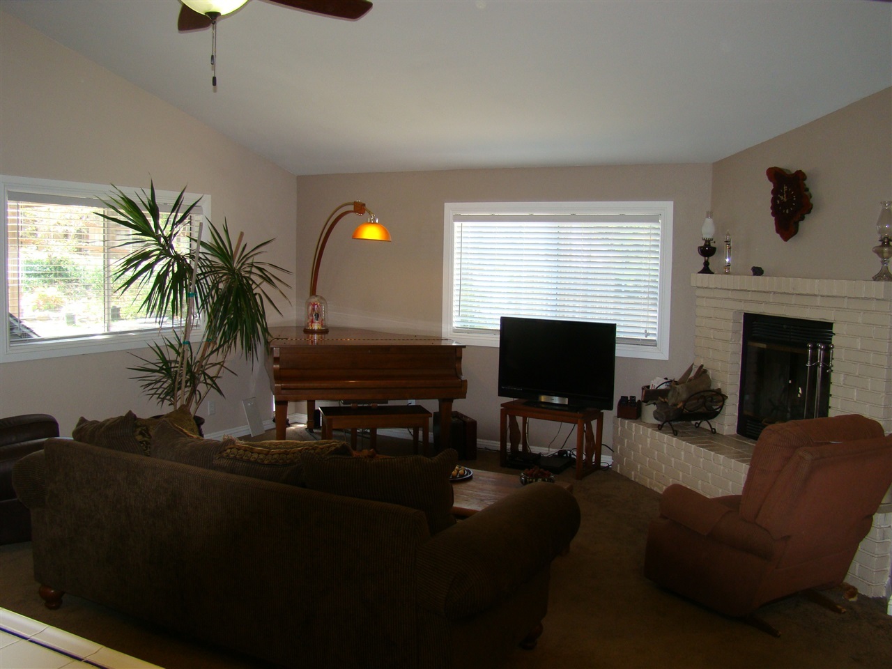 398 Mercedes Road Fallbrook, CA 92028 - Photo 9 of 13 Gallery Image 9