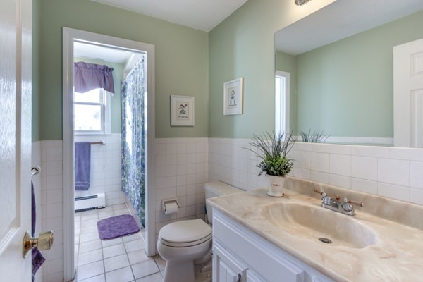32 Holly Road Reading, MA 01867 - Photo 21 of 30 Gallery Image 21
