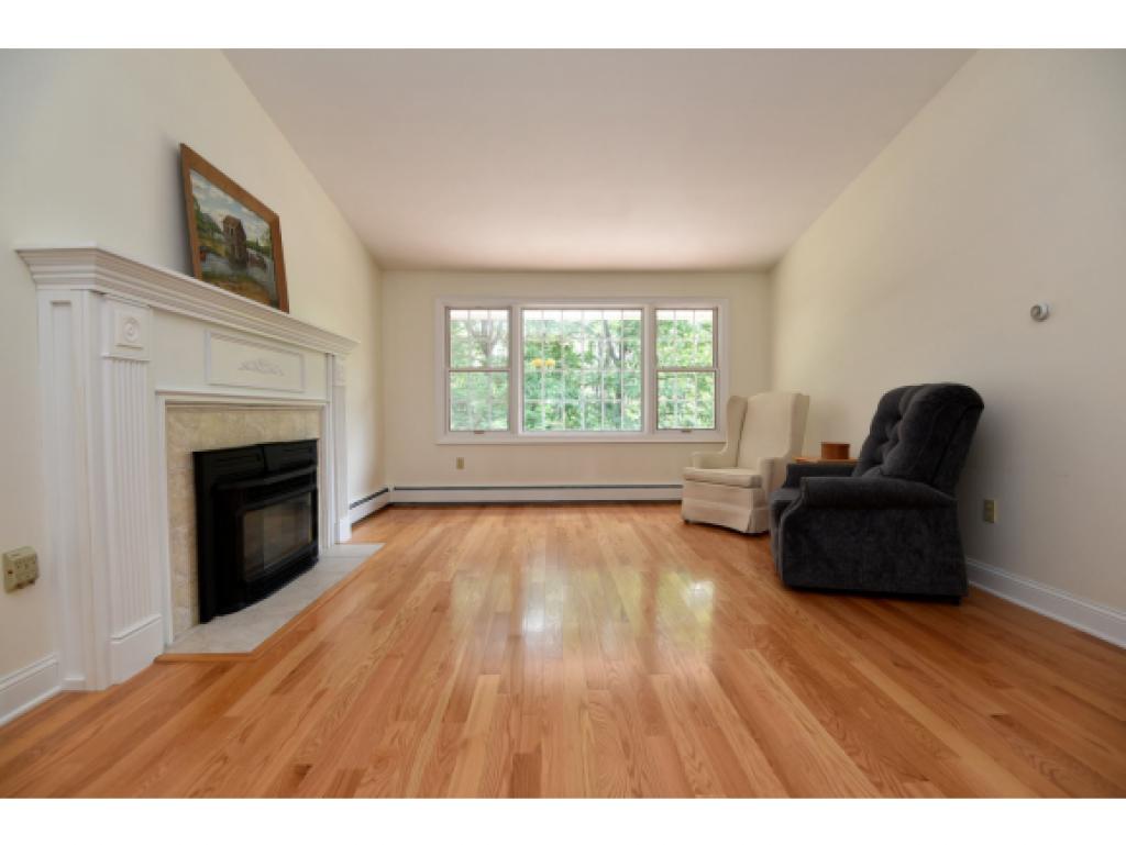 38 Holbrook Road Bedford, NH 03110 - Photo 11 of 30