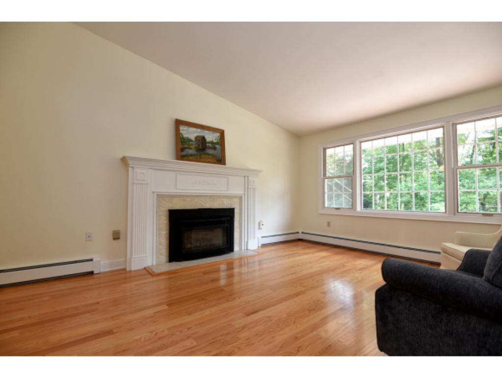 38 Holbrook Road Bedford, NH 03110 - Photo 10 of 30