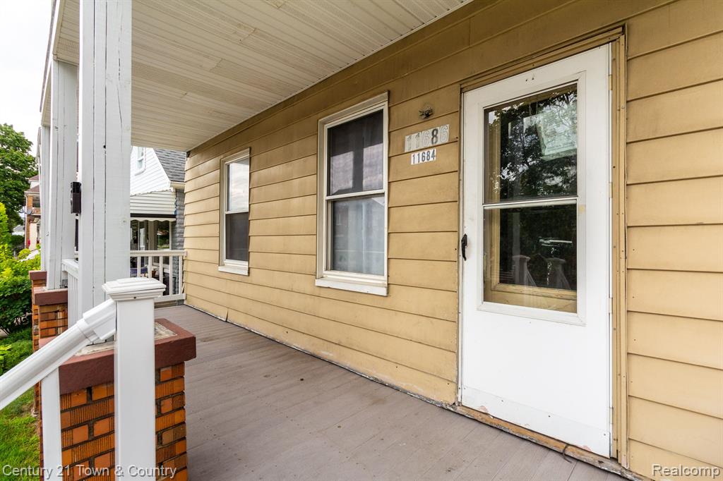 11684 Gallagher Street Hamtramck, MI 48212 - Photo 4 of 41
