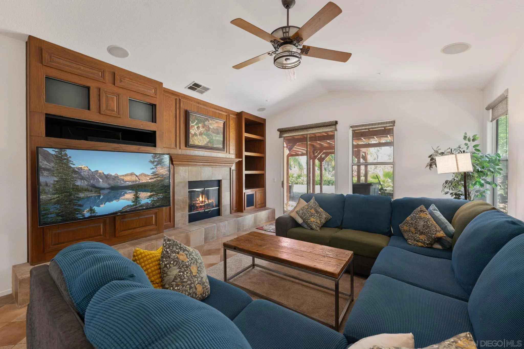 23623 Isla Del Rey Ramona, CA 92065 - Photo 11 of 52 Gallery Image 11