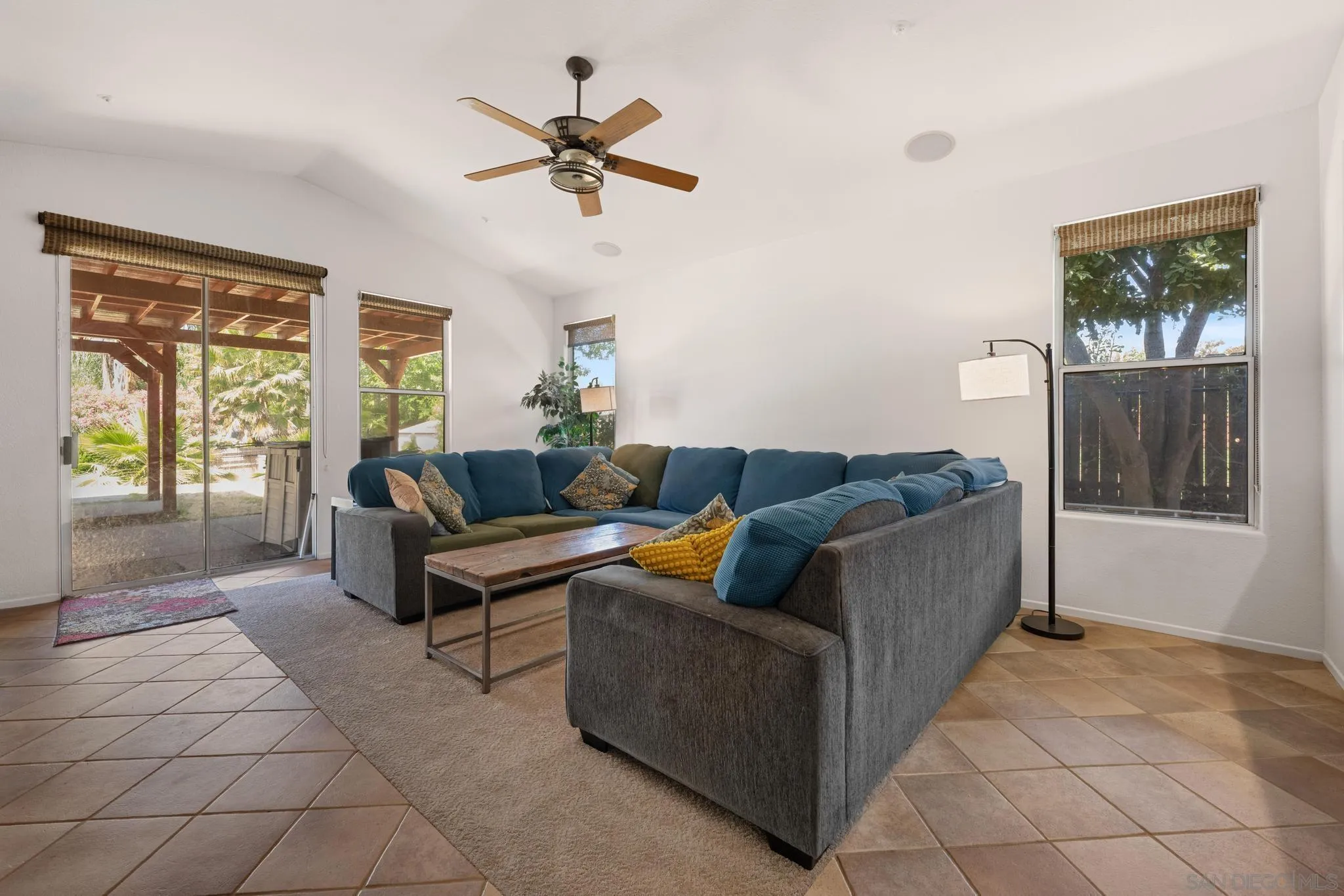 23623 Isla Del Rey Ramona, CA 92065 - Photo 10 of 52 Gallery Image 10