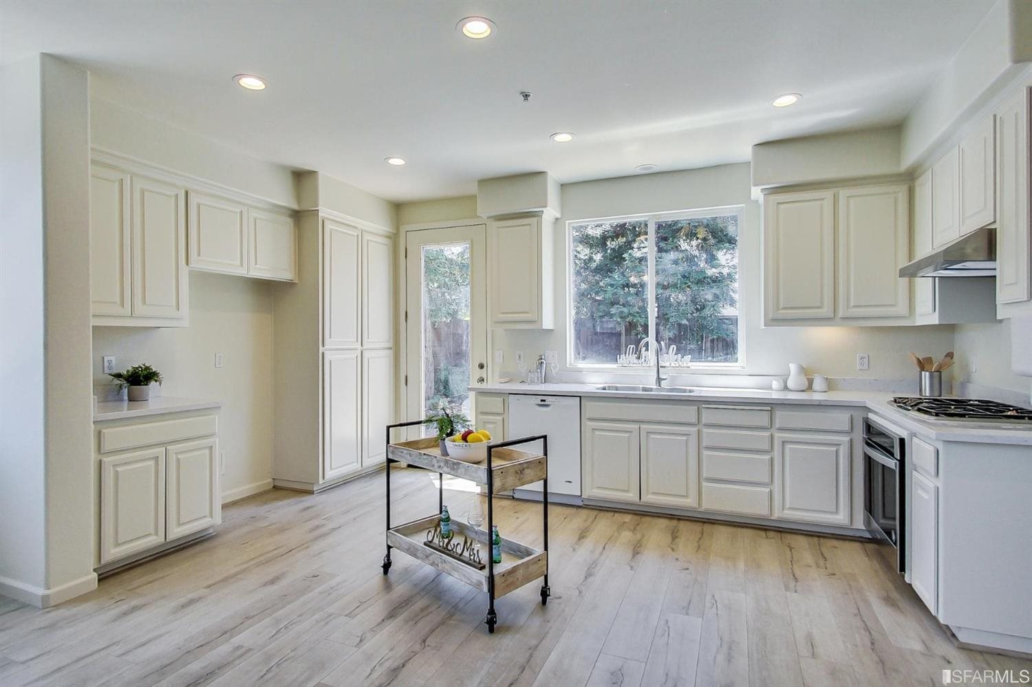 636 Ridgecrest Circle Livermore, CA 94551 - Photo 12 of 38 Gallery Image 12