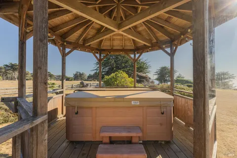 $3,310,000 | Undisclosed Address, Albion, CA 95410