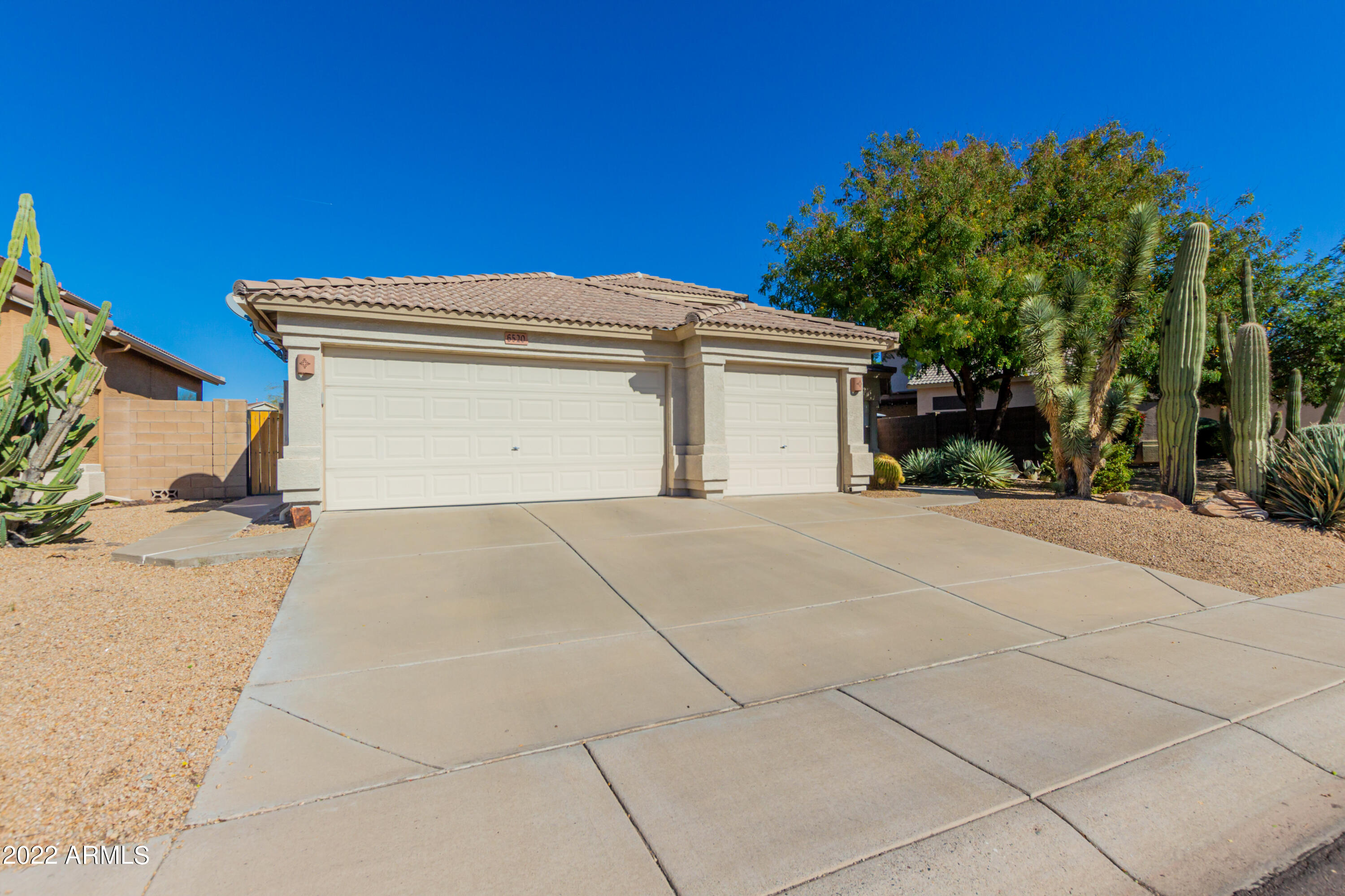 6520 West Briles Road Phoenix, AZ 85083 - Photo 5 of 64 06 - Briles