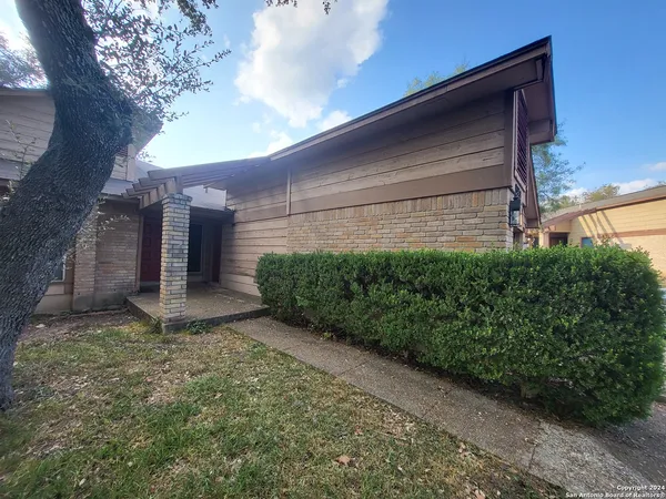 $1,185 | 8936 Golden Brook, San Antonio, TX 78250