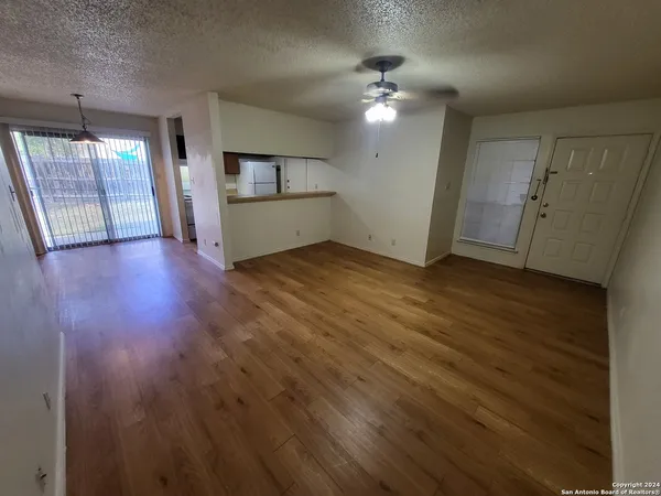 $1,185 | 8936 Golden Brook, San Antonio, TX 78250