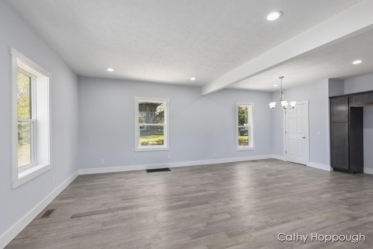 715 Harrison Street Belding, MI 48809 - Photo 5 of 20 IMG_1004