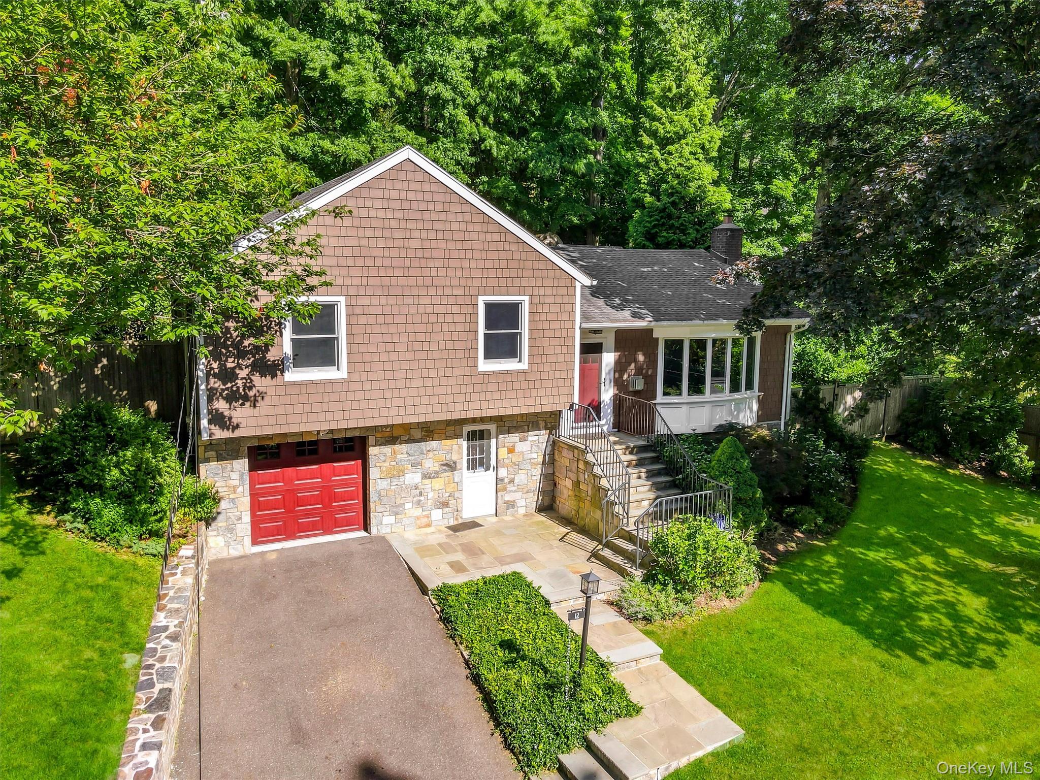 12 Overlook Road North White Plains, NY 10603 - Photo 3 of 34