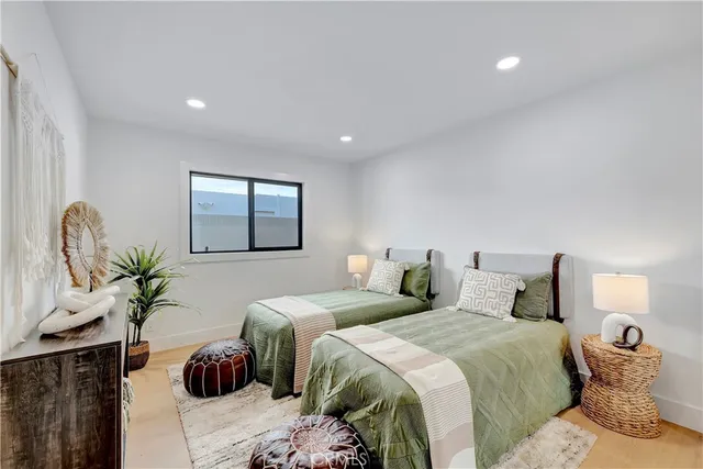 $1,999,000 | 21211 Binghampton Circle, Huntington Beach, CA 92646