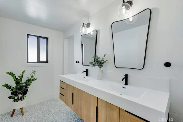 $1,999,000 | 21211 Binghampton Circle, Huntington Beach, CA 92646