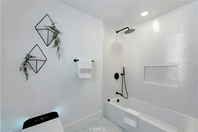 $1,999,000 | 21211 Binghampton Circle, Huntington Beach, CA 92646