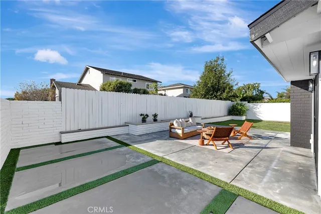 $1,999,000 | 21211 Binghampton Circle, Huntington Beach, CA 92646